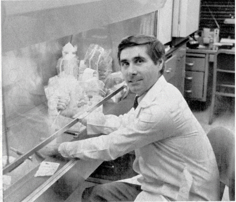 Barry Arnason in his lab